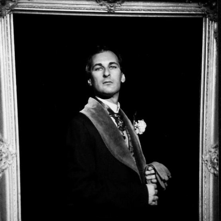 As Oscar Wilde in Naked Will